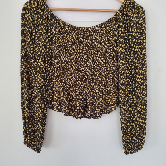 HOLLISTER Sz S Ditsy Floral Smocked LS Crop Top Elastic Neck Ruffle Hem Boho - Picture 11 of 13